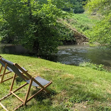 The Nest - Luxury Tiny Riverside Beneath A Medieval Chateau 別荘 Jumilhac-le-Grand